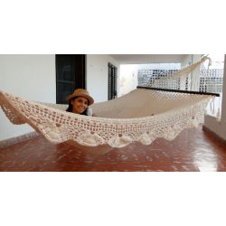 Dekorativ h&auml;ngmatta fr&aring;n Mexico med b&aring;rd och pinne