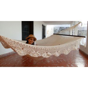 Dekorativ hängmatta från Mexico med bård och pinne