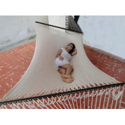 Dekorativ h&auml;ngmatta fr&aring;n Mexico med b&aring;rd och pinne